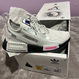 adidas NMD R1
Spectoo NASA Dash Grey (GS)